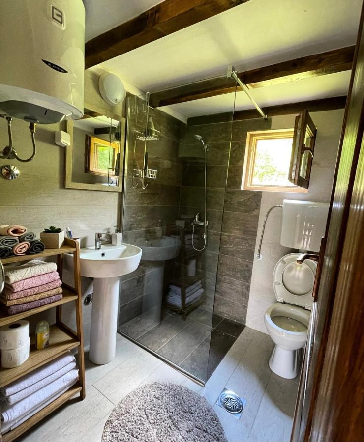 Cabin House Dubovik เซทินเจ ภายนอก รูปภาพ
