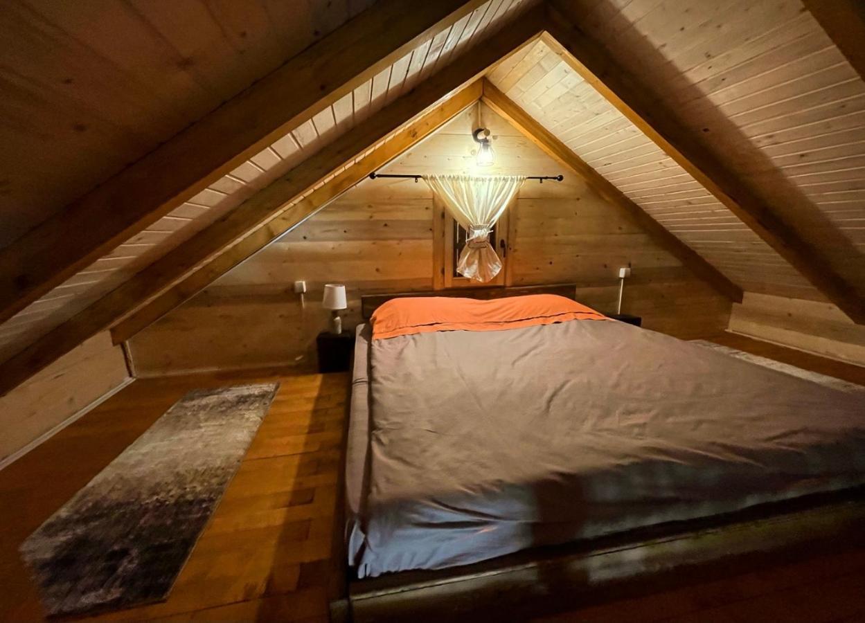 Cabin House Dubovik เซทินเจ ภายนอก รูปภาพ