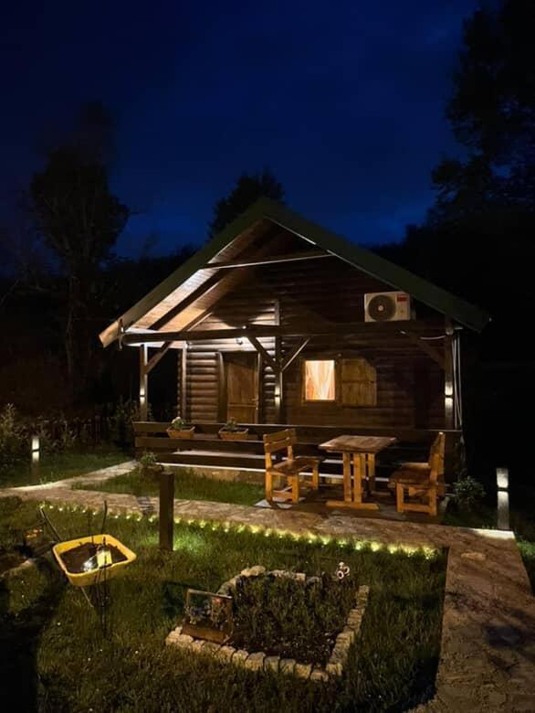 Cabin House Dubovik เซทินเจ ภายนอก รูปภาพ