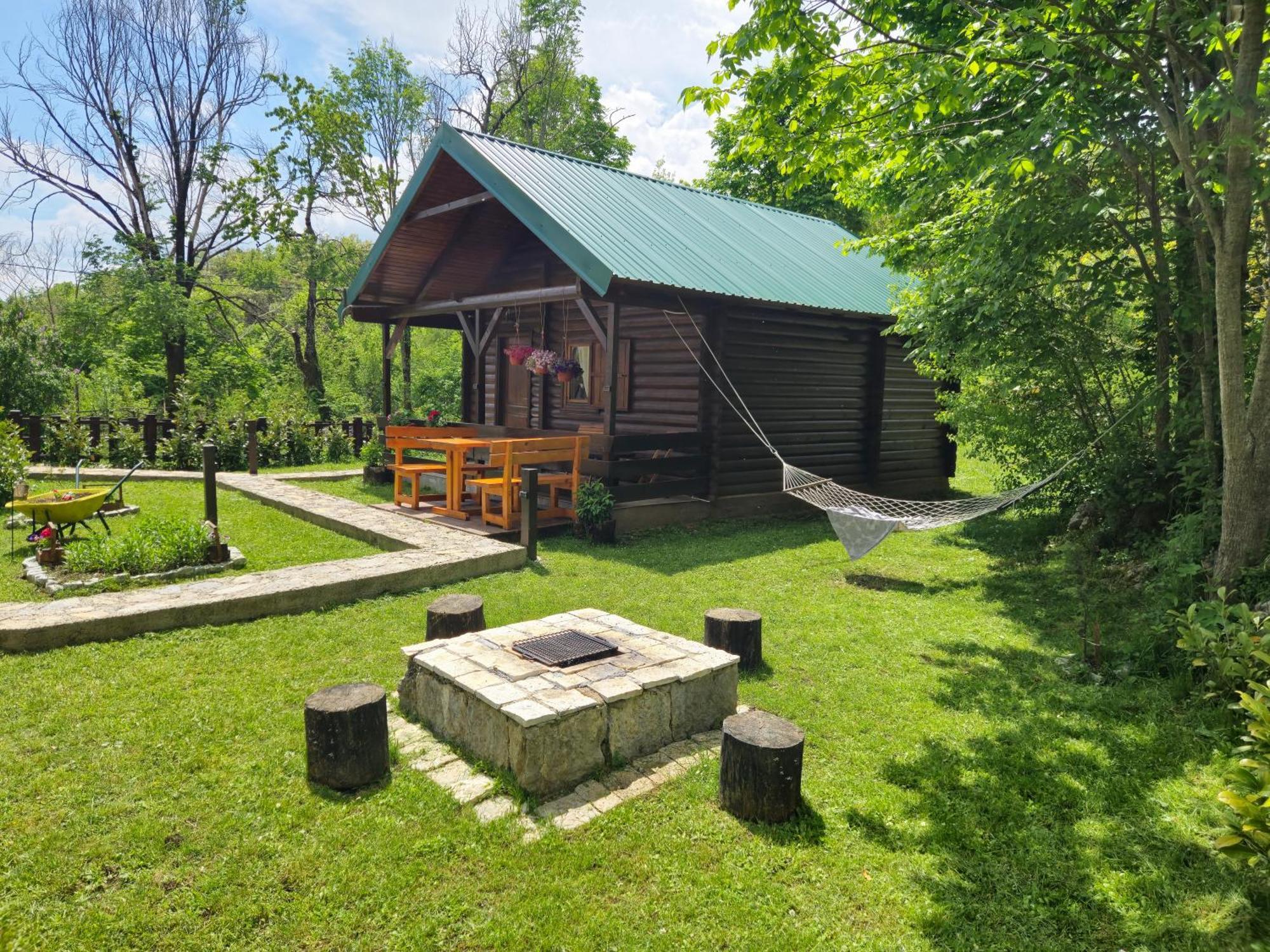 Cabin House Dubovik เซทินเจ ภายนอก รูปภาพ